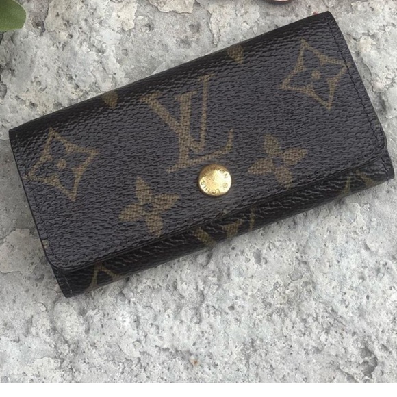 LOUIS VUITTON 4-Key Holder | 100% Authentic - Picture 1 of 12